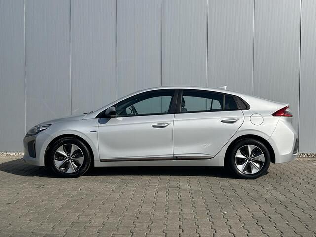 Hyundai IONIQ Comfort EV / Cruise Control Adaptief / Navigatie / Camera / Airco Automatisch / Apple&Android Carplay