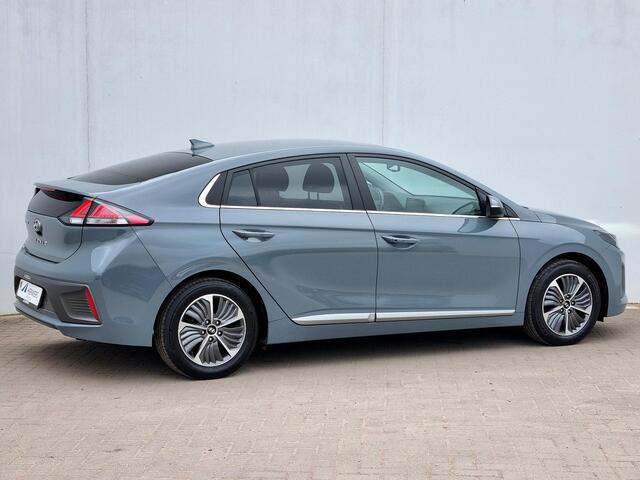 Hyundai IONIQ 1.6 GDi PHEV Plug-in Comfort Automaat / Trekhaak (Afneembaar) / Navigatie / Camera / Cruise Control Adaptief /