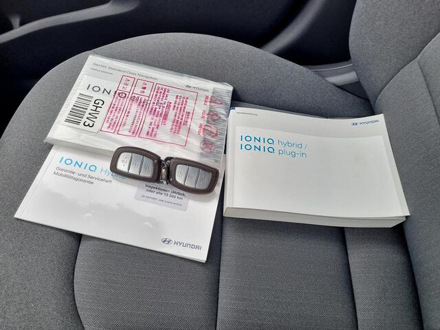 Hyundai IONIQ 1.6 GDi PHEV Plug-in Comfort Automaat / Trekhaak (Afneembaar) / Navigatie / Camera / Cruise Control Adaptief /