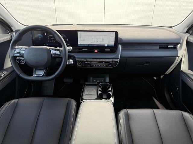 Hyundai IONIQ 5 Connect+ 84 kWh / Zwart Leder / Stoelverwarming / Achteruitrijcamera / Elek. Bedienbare Stoelen / Climate Control / Adaptive Cruise Control / Beschikbaar vanaf 29-05 /