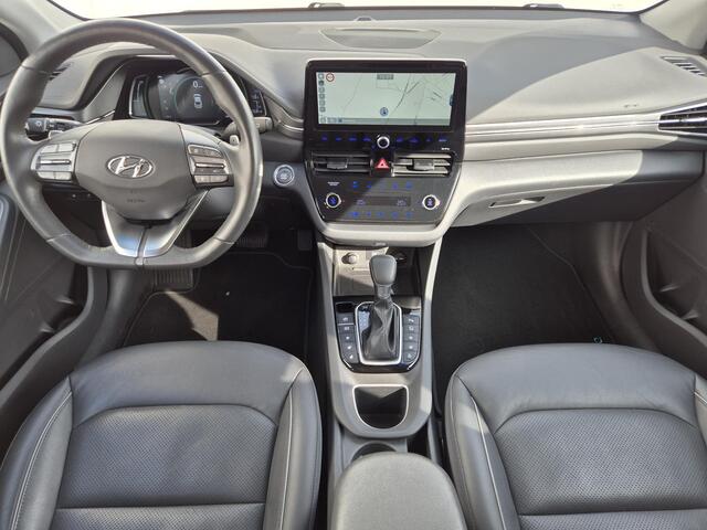 Hyundai IONIQ 1.6 GDi PHEV Plug-in Premium Automaat / Accu SoH 100% / Stuur-, en Stoelverwarming / Stoelventilatie voor / Apple Carplay Android Auto / Adaptief cruise control / Achterbank verwarming / Dealer onderhouden /