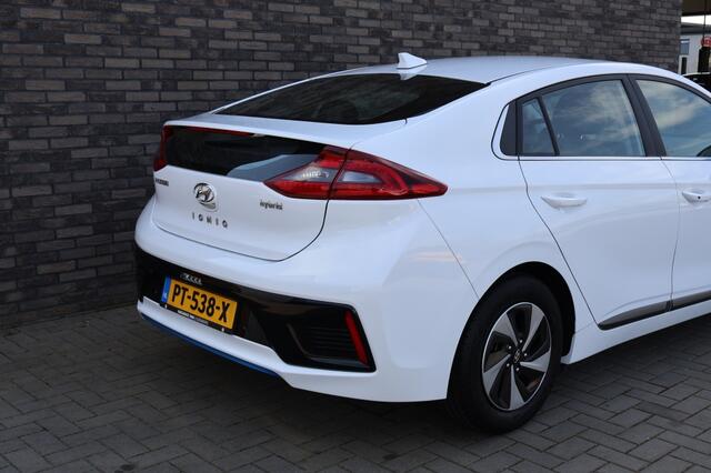 Hyundai IONIQ 1.6 GDi First Edition | Camera | Navi | Carplay | Schuifdak |