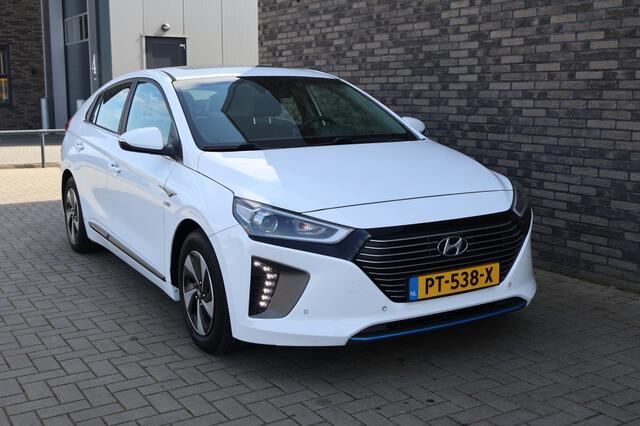Hyundai IONIQ 1.6 GDi First Edition | Camera | Navi | Carplay | Schuifdak |