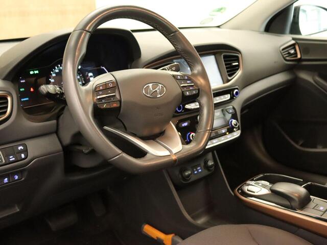 Hyundai IONIQ Comfort EV - ORIGINEEL NEDERLANDSE AUTO - SOH 100%!! - ACHTERUITRIJ CAMERA - NAVIGATIE - PARKEERSENSOREN ACHTER - ADAPTIVE CRUISE CONTROL - KEYLESS ENTRY & START