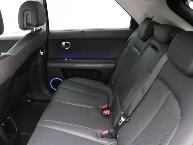 Hyundai IONIQ 5 Lounge 73kWh / NL Auto / HUD Display / 20" LMV / 98,2% SoH / Warmtepomp / Lederen bekleding / Dealer onderhouden / Full LED lampen / Luxe uitvoering / 1600KG Trekgewicht /