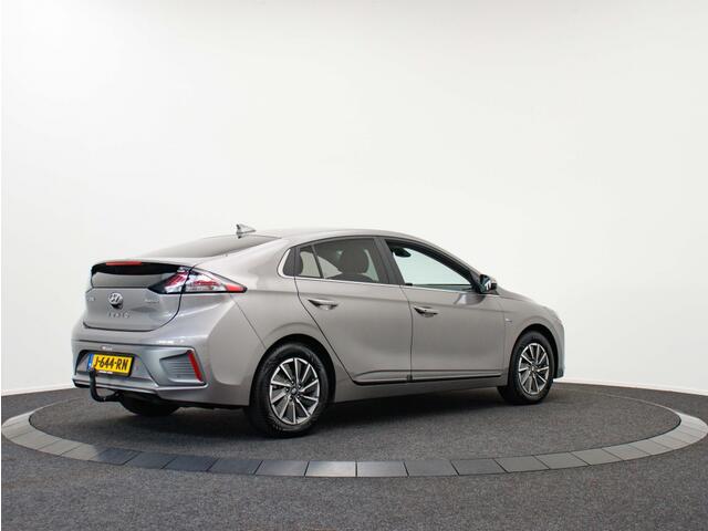 Hyundai IONIQ Comfort EV 38 kWh | Trekhaak | all-seasonbanden | warmtepomp