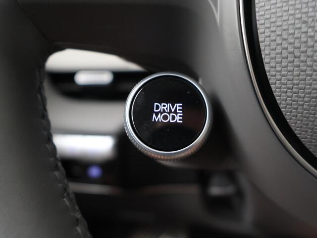 Hyundai IONIQ 5 Lounge 77.4 kWh | SoH 100% | Automaat | Multifunctioneel stuurwiel | Autohold | Automatische verlichting | Automatische achterklep | Inklapbare spiegels | Spraakbediening | Bluetooth | Stoelverwarming/Stoelventilatie | Climate | Navigatie | Apple Carpla