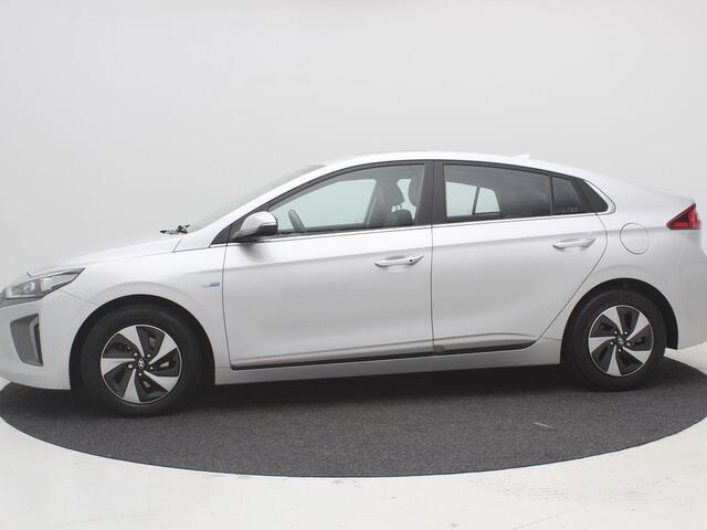 Hyundai IONIQ 1.6 GDi Premium AUTOMAAT HYBRIDE / Lederen bekleding / Navigatie / Stoel stoelverwarming en stoel koeling voor / Adaptieve Cruise Control / Dealer onderhouden / Dealer onderhouden /