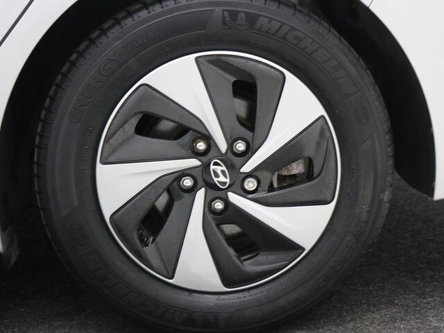 Hyundai IONIQ 1.6 GDi Premium AUTOMAAT HYBRIDE / Lederen bekleding / Navigatie / Stoel stoelverwarming en stoel koeling voor / Adaptieve Cruise Control / Dealer onderhouden / Dealer onderhouden /