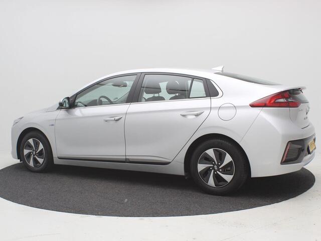 Hyundai IONIQ 1.6 GDi Premium AUTOMAAT HYBRIDE / Lederen bekleding / Navigatie / Stoel stoelverwarming en stoel koeling voor / Adaptieve Cruise Control / Dealer onderhouden / Dealer onderhouden /