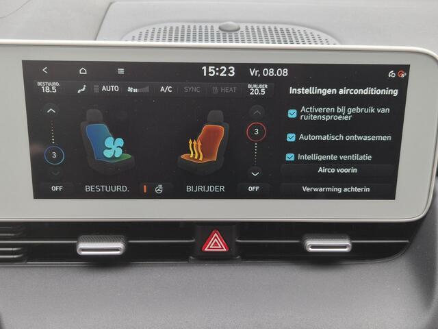 Hyundai IONIQ 5 Lounge AWD 77.4 kWh Automaat / HUD / Panoramadak / Elektrische achterklep / Trekgewicht 1600 kg / Stuur-, Stoel en Achterbankverwarming / Rondomzicht camera / Warmtepomp / Bose Audio Systeem /