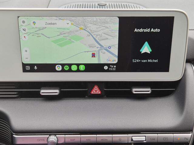 Hyundai IONIQ 5 Lounge AWD 77.4 kWh Automaat / HUD / Panoramadak / Elektrische achterklep / Trekgewicht 1600 kg / Stuur-, Stoel en Achterbankverwarming / Rondomzicht camera / Warmtepomp / Bose Audio Systeem /