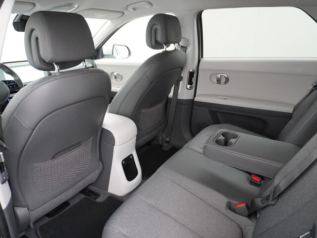 Hyundai IONIQ 5 Connect 58kWh Trekhaak Warmtepomp Apple Carplay Android Auto Adap.Cruise Navi Ecc Camera Pdc Stoel+Stuurverwarming Bluelink DAB Elek.Achterklep 1e Eigenaar Origineel Nederlandse Auto