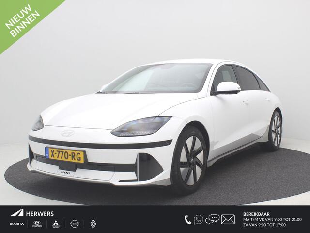 Hyundai IONIQ 6 Lounge 77.4 kWh / Dealeronderhouden / NL auto / Stoel-, Stuur en Achterbankverwarming / Elektrische Stoelen / Stoelgeheugen / 360 Camera / Warmtepomp / Dodehoek Camera / HUD Display / Full Option /