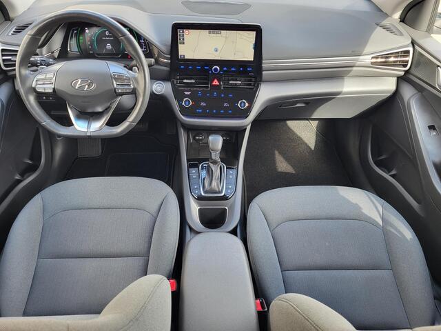 Hyundai IONIQ 1.6 GDi PHEV Comfort Automaat / Navigatie / Camera / Android Auto / Apple Carplay / Infinity-Sound / Cruise Control Adaptief / Stuur- en voorstoel verwarming
