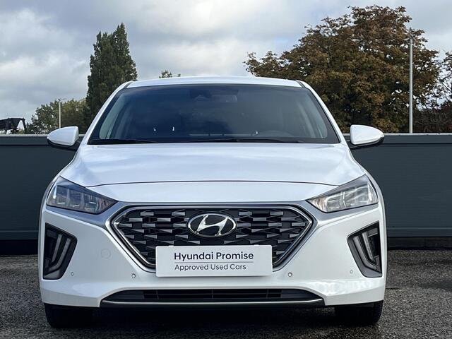 Hyundai IONIQ 1.6 GDi 141PK Automaat Premium | Geïntegreerde navigatiesysteem | Adaptieve cruisecontrol | Elektrisch verstelb. bestuurdersstoel met geheugen | Hybride | Dode hoek detectie |