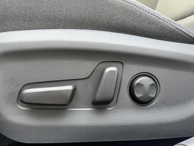 Hyundai IONIQ 1.6 GDi 141PK Automaat Premium | Geïntegreerde navigatiesysteem | Adaptieve cruisecontrol | Elektrisch verstelb. bestuurdersstoel met geheugen | Hybride | Dode hoek detectie |