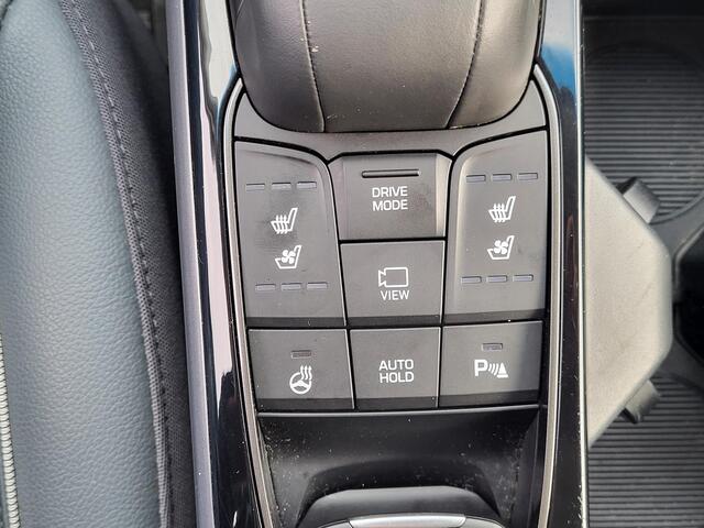 Hyundai IONIQ Premium EV 38 kWh Automaat / Dealer Onderhouden / All season banden / Camera / Infinity Audio / Navigatie / Android Auto / Apple Carplay / Stuur-, achterbank-, en voorstoelverwarming / geventileerde voorstoelen /