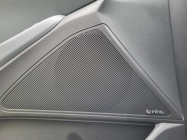 Hyundai IONIQ Premium EV 38 kWh Automaat / Dealer Onderhouden / All season banden / Camera / Infinity Audio / Navigatie / Android Auto / Apple Carplay / Stuur-, achterbank-, en voorstoelverwarming / geventileerde voorstoelen /