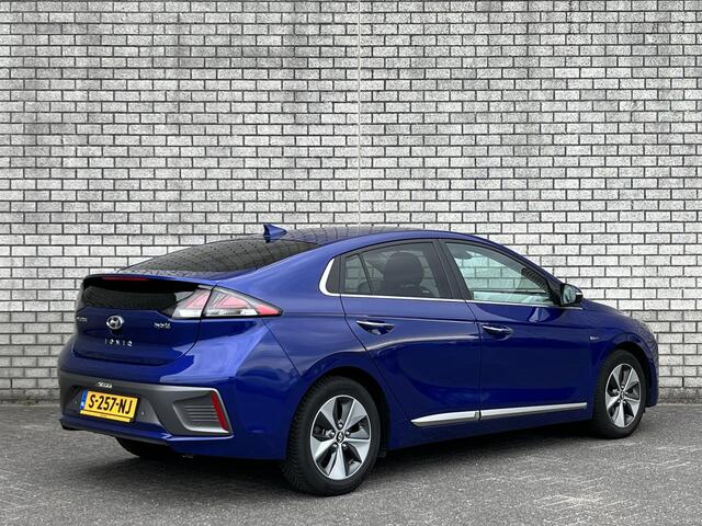 Hyundai IONIQ 1.6 GDi Premium | Stoelverwarming V+A | Achteruitrijcamera | Navigatie |