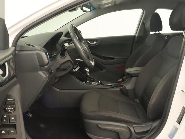Hyundai IONIQ 1.6 GDI Comfort | Adaptive cruise | Camera | Keyless | Carplay | Navigatie | Infinity Sound | Parkeerhulp | Climate control | Bluetooth | Hybrid
