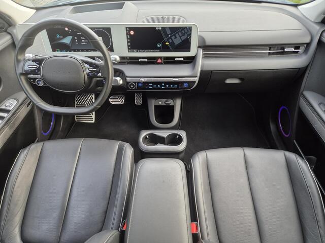 Hyundai IONIQ 5 Lounge AWD 73kWh 306pk Automaat / Solar Dak / Apple Carplay Android Auto / Accu SOH 100% / HUD / Trekgewicht 1600 Kg / Stuur-, Stoel En Achterbankverwarming / Elektrische achterklep / Stoelventilatie / Adaptief CC /