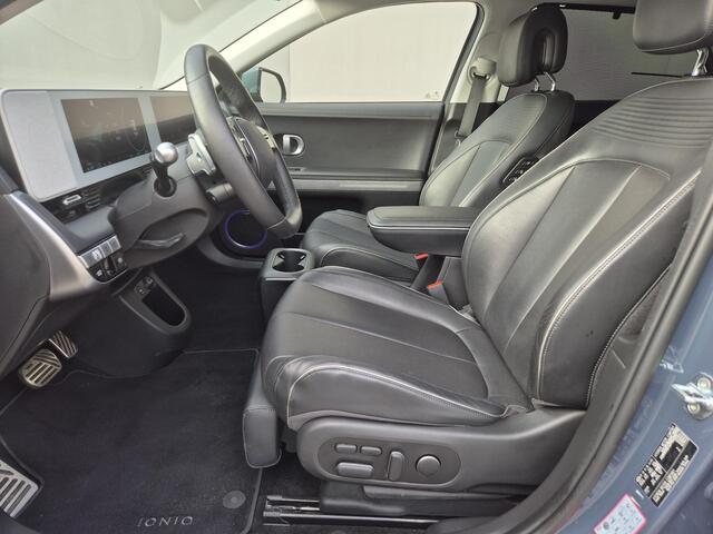 Hyundai IONIQ 5 Lounge AWD 73kWh 306pk Automaat / Solar Dak / Apple Carplay Android Auto / Accu SOH 100% / HUD / Trekgewicht 1600 Kg / Stuur-, Stoel En Achterbankverwarming / Elektrische achterklep / Stoelventilatie / Adaptief CC /