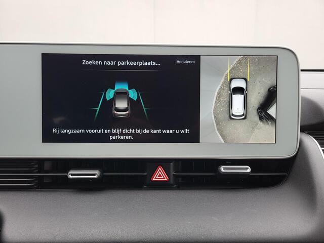 Hyundai IONIQ 5 Lounge AWD 77.4 kWh / 100% SOH / Origineel NL Auto / Panoramadak / Camera buitenspiegels / DAB / Bose audio / HUD / Navigatie / Stuur-, voorstoel- en achterbank verwarming / Stoelventilatie /