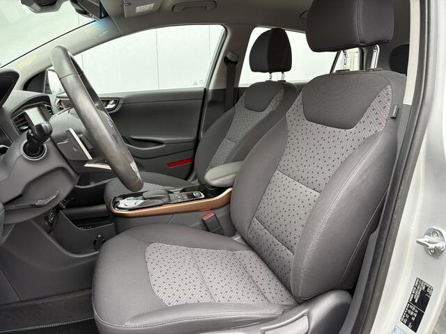 Hyundai IONIQ Comfort SOH 100% / Airco / Automaat / Stoelverwarming / All Season banden / Apple Carplay/Android Auto / Navigatiesysteem full map /