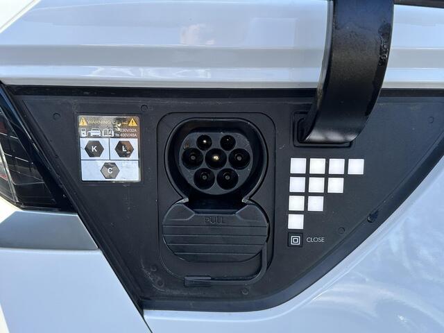 Hyundai IONIQ 5 Lounge AWD 77.4 kWh SOH 100% RIJKLAAR! | FABRIEKSGARANTIE HYUNDAI TOT 10-2028| |STOELVERWARMING + VENTILATIE| DEALER OH. |ELEK. ACHTERKLEP| BOSE AUDIO| VOL OPTIES| ACHTERBANK VERWARMD| HEAD-UP