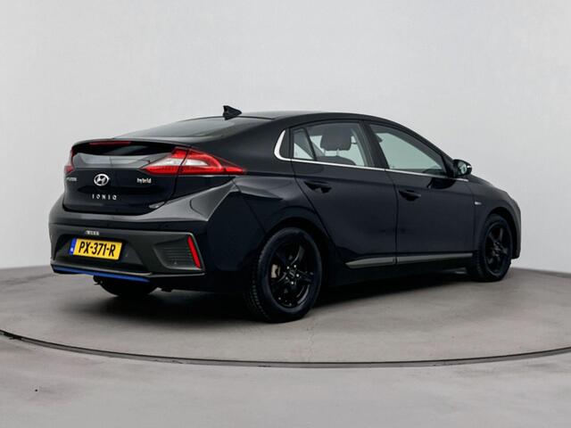 Hyundai IONIQ 1.6 GDi Comfort | Apple Carplay/Android Auto | Parkeer camera en sensoren achter | Climate control | Trekhaak tbv fietsendrager |