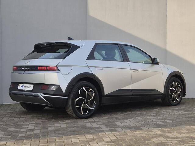 Hyundai IONIQ 5 Style 73kWh Automaat / Accu SOH 100% / Fabrieksgarantie tot 10-2026 / 8 jaar Batterijgarantie / WLTP 481 km / Warmtepomp / Trekgewicht 1.600 kg / Trekhaak afneembaar / Achteruitrijcamera / Adaptief CC /