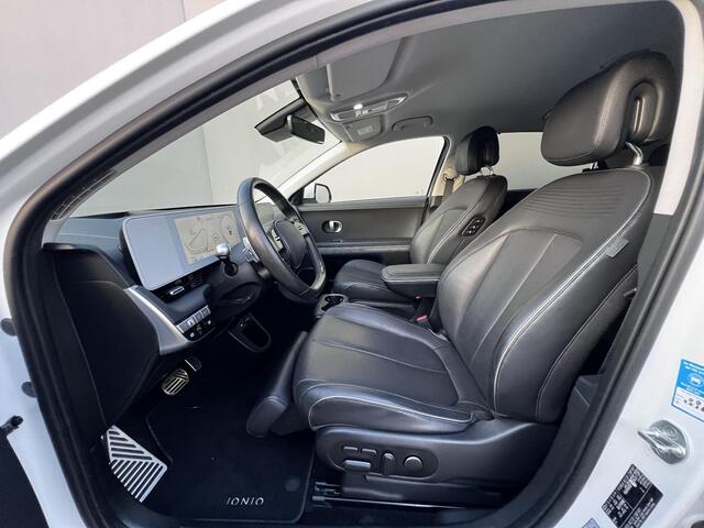 Hyundai IONIQ 5 Lounge 73kWh Automaat / Fabrieksgarantie tot 11-2026* / Batterij 8 jaar garantie / Accu SoH 100% / Afn. trekhaak 1.600 kg / HUD / Camera 360° / Stoelventilatie / Stuur-, stoel- en achterbankverwarming / Adapt. CC / 20"LM wielen / Winterwielen set gebrui