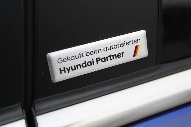 Hyundai IONIQ 1.6 GDi Hybrid Premium - Plus Uiterst nette auto Navigatie, Cruise Control, Climate Control, Trekhaak