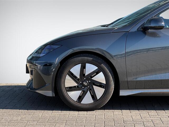 Hyundai IONIQ 6 Connect 77.4 kWh | Head-Up Display | Navigatie | Camera | Apple Carplay/Android Auto | Warmtepomp | Adapt. Cruise Control | Dodehoek | Stuur- + Stoelverwarming | Rijklaarprijs!