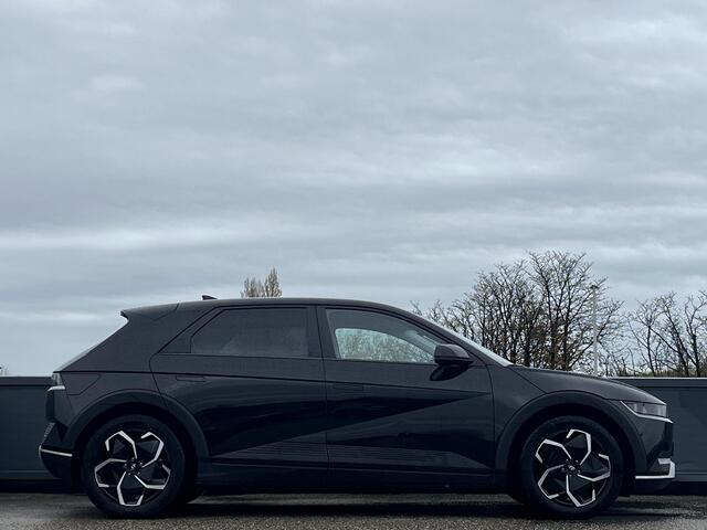 Hyundai IONIQ 5 Connect 77.4 kWh | Long Range accu | Warmtepomp | Fabrieksgarantie tot 07-2029 | Lage kmstand Luxe bekleding |