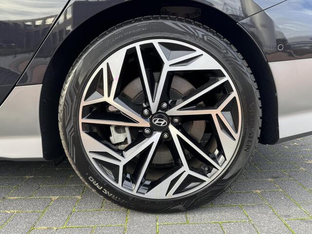 Hyundai IONIQ 6 Lounge 77.4 kWh | Lederen bekleding | Warmtepomp & V2L | Geïntegreerde navigatie | Apple Carplay & Android Auto | Adaptieve Cruisecontrol | Camera | Warmtepomp | Stoel & stuur verwarming | Premium audio BOSE |