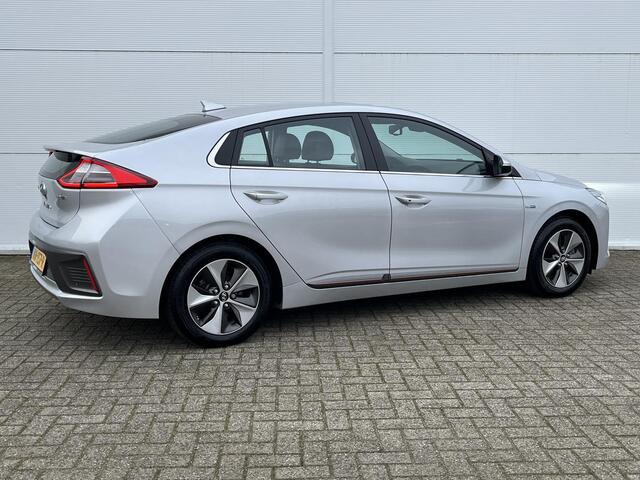 Hyundai IONIQ Premium EV / Accu SOH 100% / 100 % Dealeronderhouden / Achterstoelen verwarmd /
