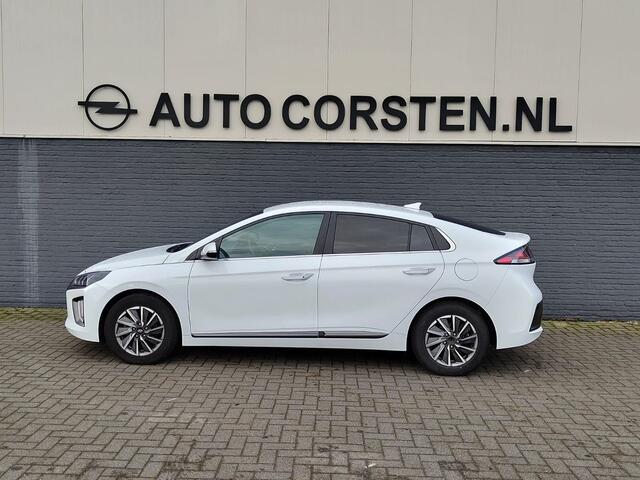 Hyundai IONIQ Comfort EV 40kWh SOH 99.7% !! NWE MODEL Warmtepomp Navi Ecc Camera Adap.Cruise Stoelverwarming Pdc Apple Carplay/Android Auto Lane Assist Isofix Keyless Led I-key Regensensor Rijstrooksensor Origineel Nederlandse Auto