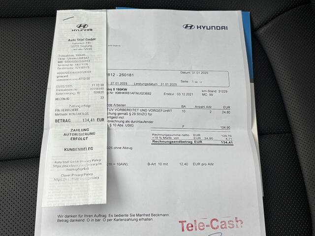 Hyundai IONIQ 5 Lounge 73kWh Automaat / 1.600 kg trekgewicht / 8 jaar Batterijgarantie / Accu SoH 100 % / CCS snelladen / Warmtepomp / HUD / Camera 360° / Leder / Elektrische stoelen & klep / Navigatie / Stuur-, stoel- & achterbankverwarming / 20" LM wielen /