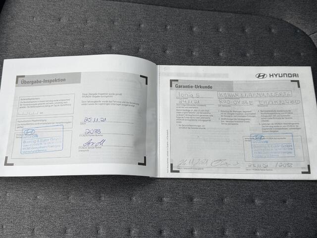 Hyundai IONIQ 5 Connect 73kWh / SOH 97.5 % / Fabrieksgarantie tot 11-2026 / Dealer Onderhouden / Batterij Garantie 8 Jaar / Warmtepomp / CCS Snel Laden / Adaptieve Cruise / Camera / Navigatie / BOSE / Dode hoek Detectie / Stoel Verwarming / Stuurwiel Verwaring /