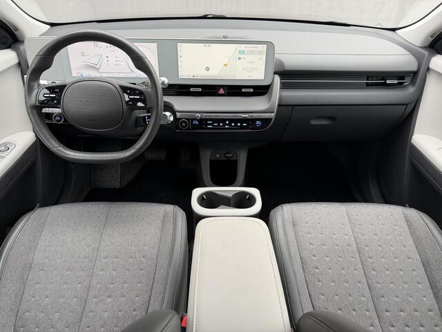 Hyundai IONIQ 5 Connect 73kWh Automaat / Fabrieksgarantie tot 08-2027 / Dealer onderhouden / 8 Jaar Batterij Garantie / Camera / Apple Carplay & Android Auto / Warmtepomp / Achterbank Verwarming / Stoel & Stuurwiel Verwarming / ACC Cruise / Dodehoek / Elektr. Stoelen /