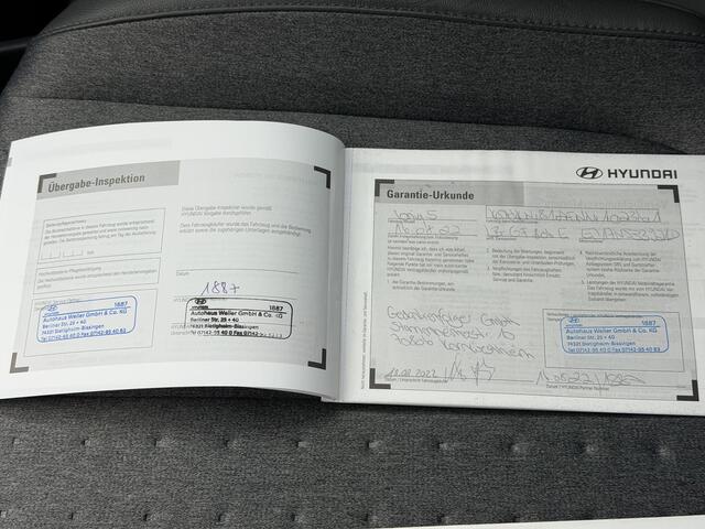 Hyundai IONIQ 5 Connect 73kWh Automaat / Fabrieksgarantie tot 08-2027 / Dealer onderhouden / 8 Jaar Batterij Garantie / Camera / Apple Carplay & Android Auto / Warmtepomp / Achterbank Verwarming / Stoel & Stuurwiel Verwarming / ACC Cruise / Dodehoek / Elektr. Stoelen /