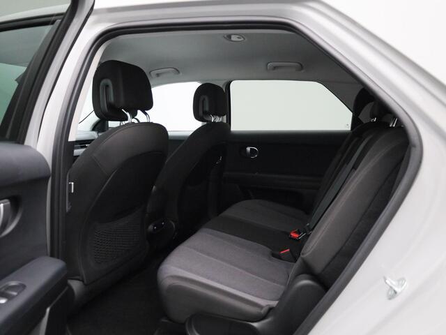 Hyundai IONIQ 5 Core Elektr. bed. achterklep| Climate Control / ECC | Licht metalen velgen 19 inch | Cruise control | Navigatie | Elektrisch verst. stoelen | Stoelverwarming | LED koplampen | Park Distance Control voor en achter | Achteruitrijcamera |