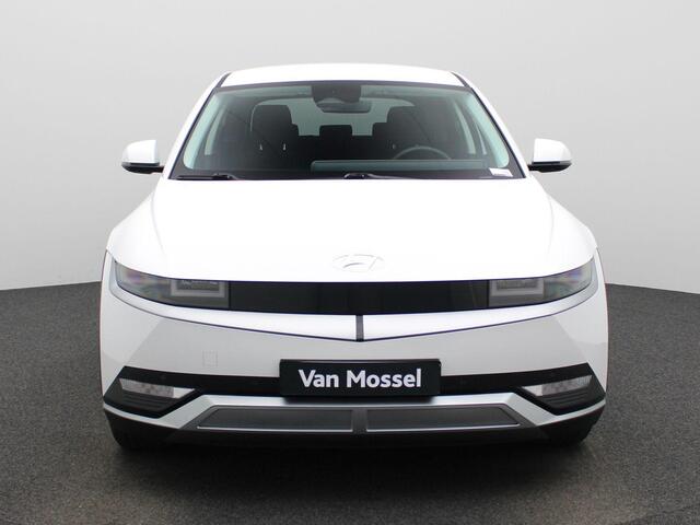 Hyundai IONIQ 5 77.4kWh Core | Navigatie | Apple & Android Carplay | Trekhaak Afneembaar | Climate Control | Parkeersensoren Voor & Achter | Achteruitrijcamera | Stoelverwarming | Adaptieve Cruise Control |