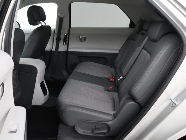 Hyundai IONIQ 5 Connect 58 kWh | SOH 100% | Stoelverwarming | Adaptive cruise | Bose Sound | Camera | Carplay | Half leder | Vehicle-to-load | Keyless | Navigatie | Full LED