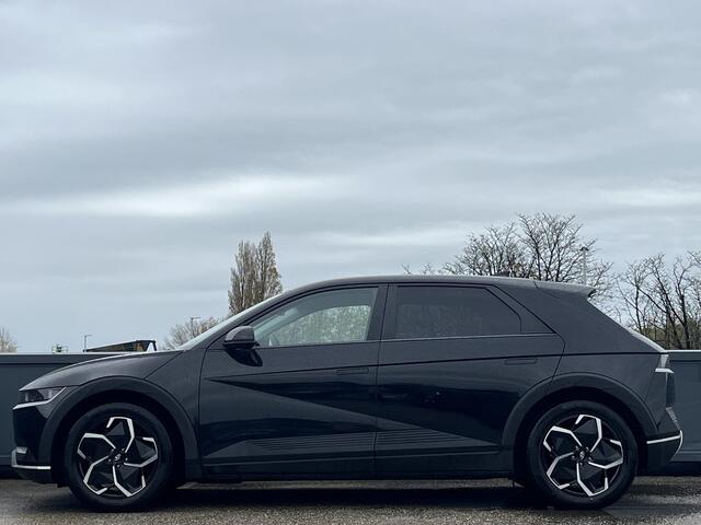 Hyundai IONIQ 5 Connect 77.4kWh 228pk | LONG RANGE ACCU | WARMTEPOMP | FABRIEKSGARANTIE TOT 07-2029 | LAGE KM-STAND! | LUXE BEKLEDING |