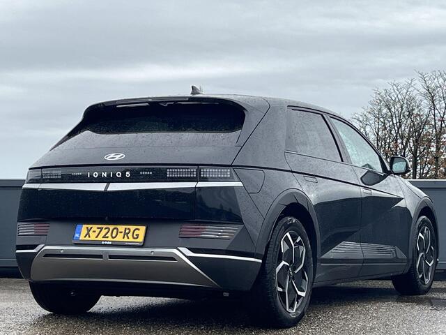 Hyundai IONIQ 5 Connect 77.4kWh 228pk | LONG RANGE ACCU | WARMTEPOMP | FABRIEKSGARANTIE TOT 07-2029 | LAGE KM-STAND! | LUXE BEKLEDING |