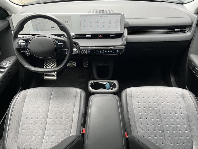 Hyundai IONIQ 5 Connect 77.4kWh 228pk | LONG RANGE ACCU | WARMTEPOMP | FABRIEKSGARANTIE TOT 07-2029 | LAGE KM-STAND! | LUXE BEKLEDING |