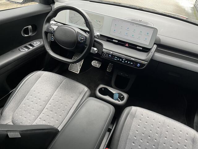 Hyundai IONIQ 5 Connect 77.4kWh 228pk | LONG RANGE ACCU | WARMTEPOMP | FABRIEKSGARANTIE TOT 07-2029 | LAGE KM-STAND! | LUXE BEKLEDING |